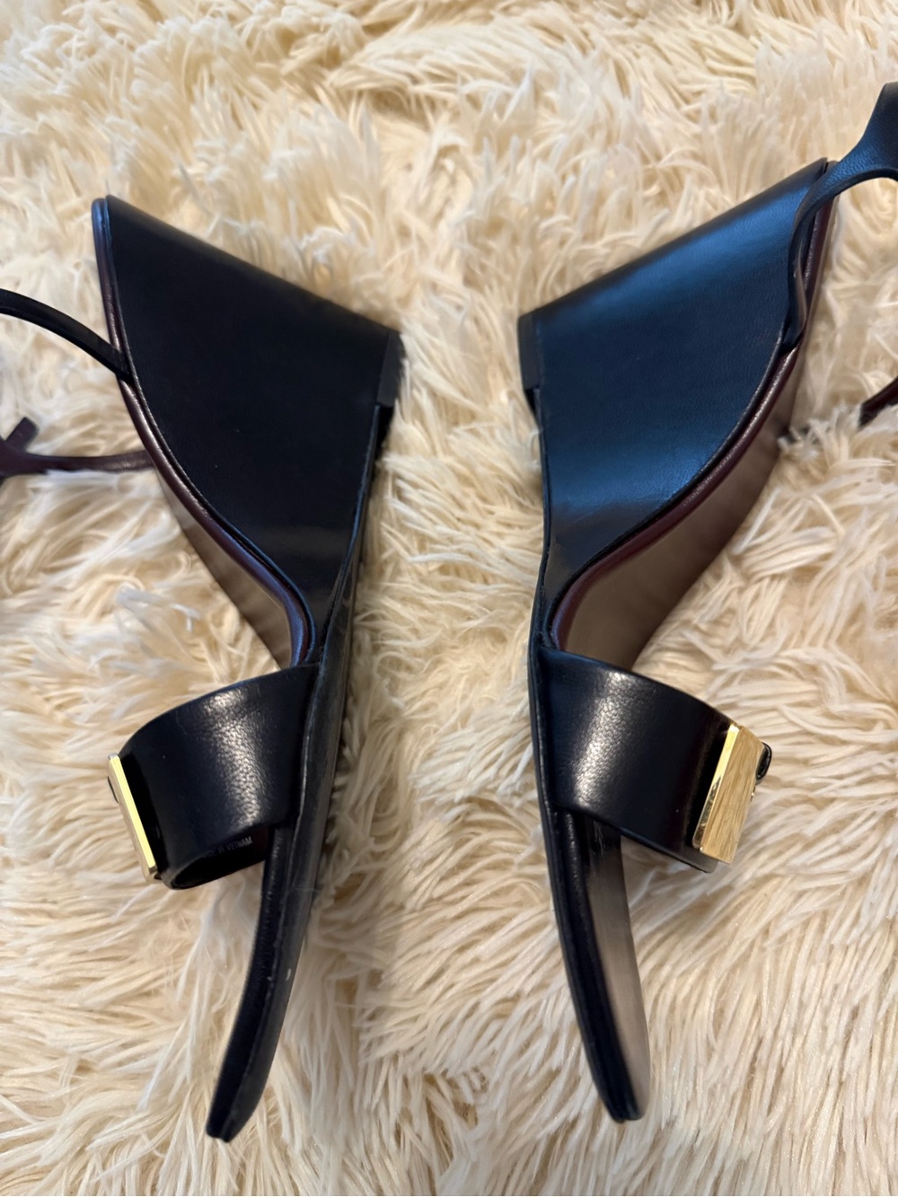 Tory Burch Gigi Black Wedge Sandals with Gold Logo Plate size 8.5 - Picture 9 of 10